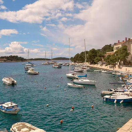 Mama Marija 흐바르